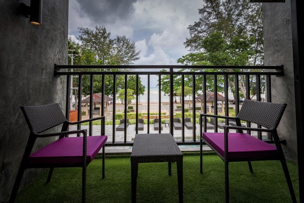 Deluxe Double or Twin Room with Sea View