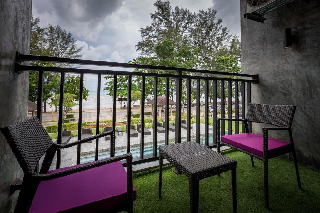 Deluxe Double or Twin Room with Sea View