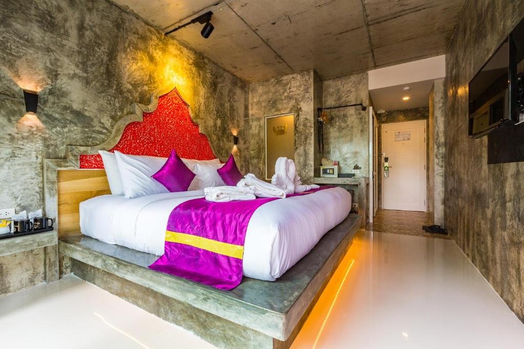 Deluxe Double or Twin Room