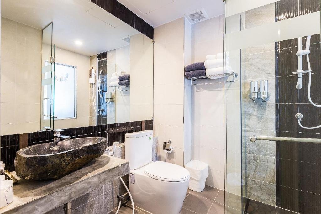 Deluxe Double or Twin Room with Pool Access