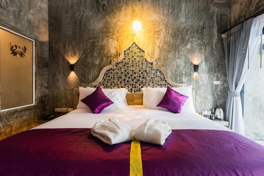 Deluxe Double or Twin Room with Pool Access