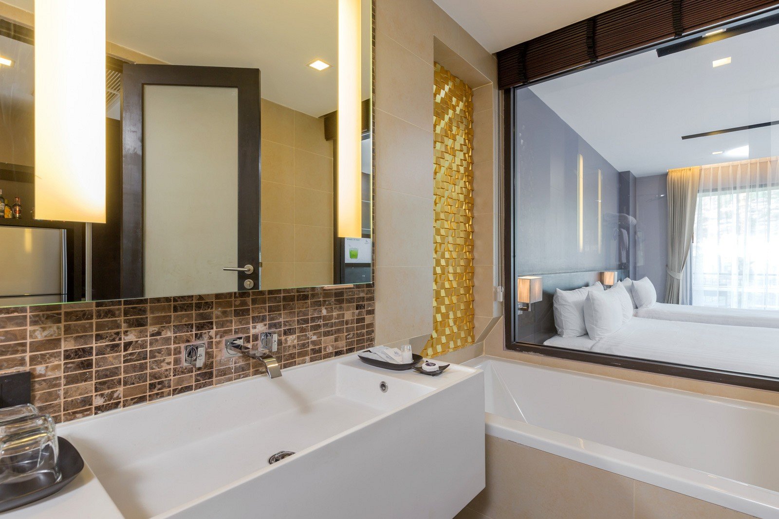 Deluxe Double Room with Pool Access