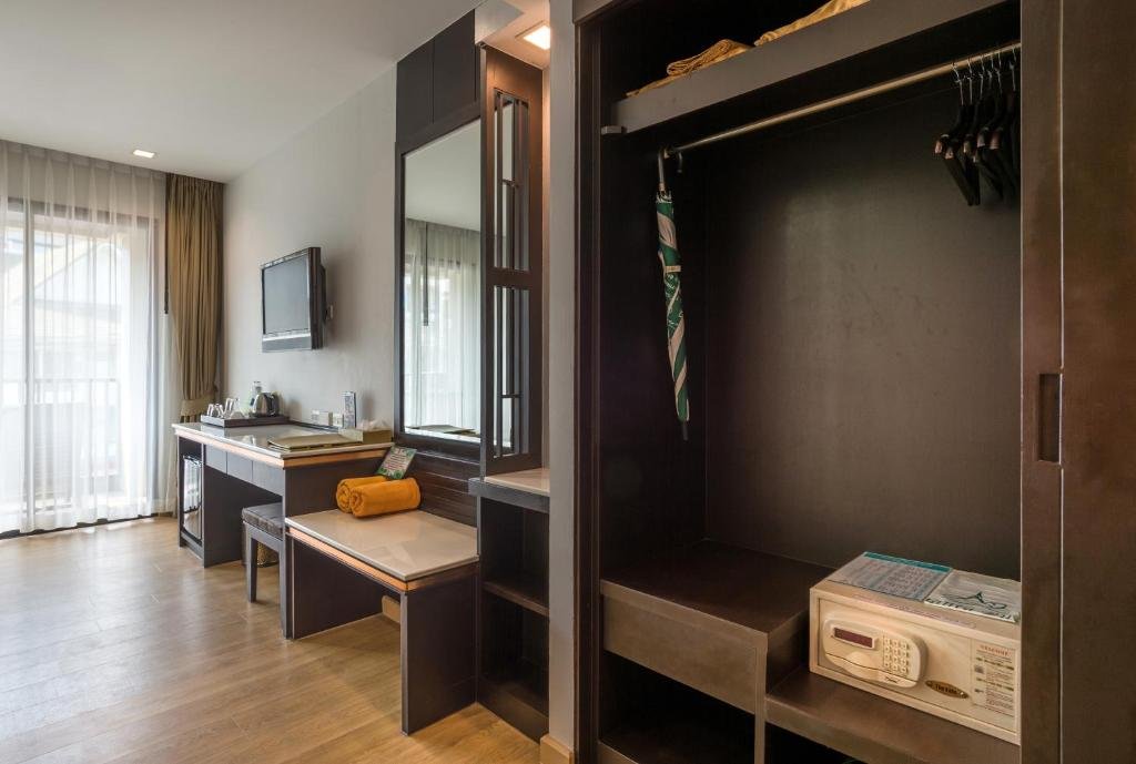 Superior Double or Twin Room (No View)