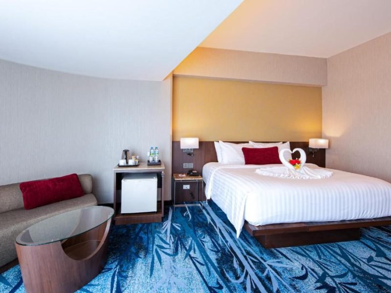 Privilege Double or Twin Bed Sky Wing