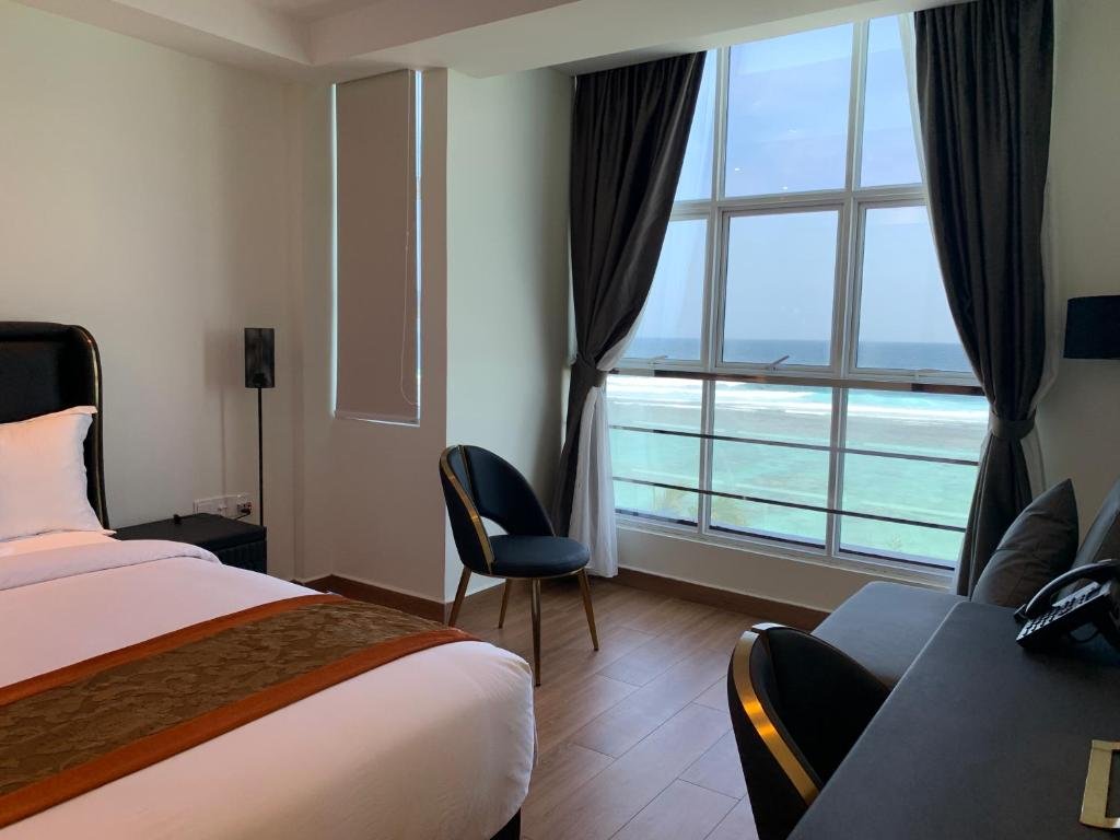 Deluxe Suite with Sea View