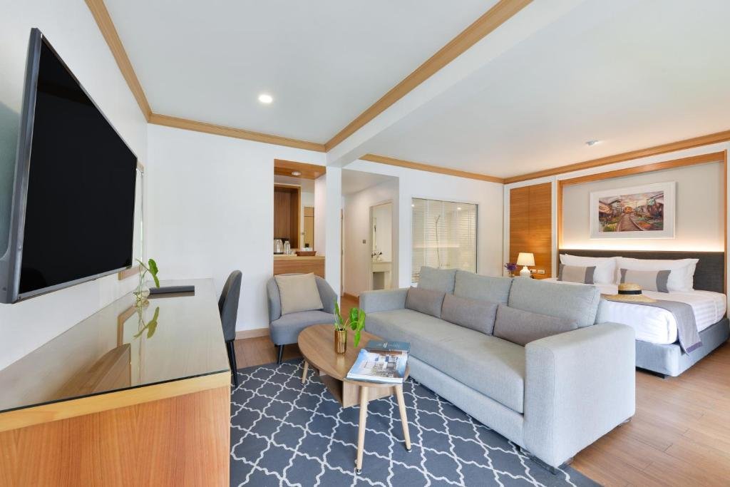 Suite Room King Bed with Living area