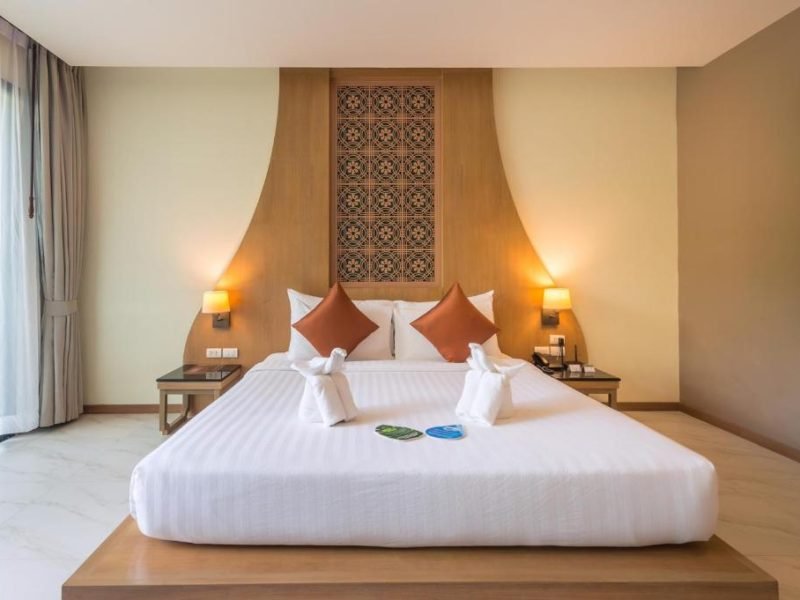 Grand Deluxe with Pool View