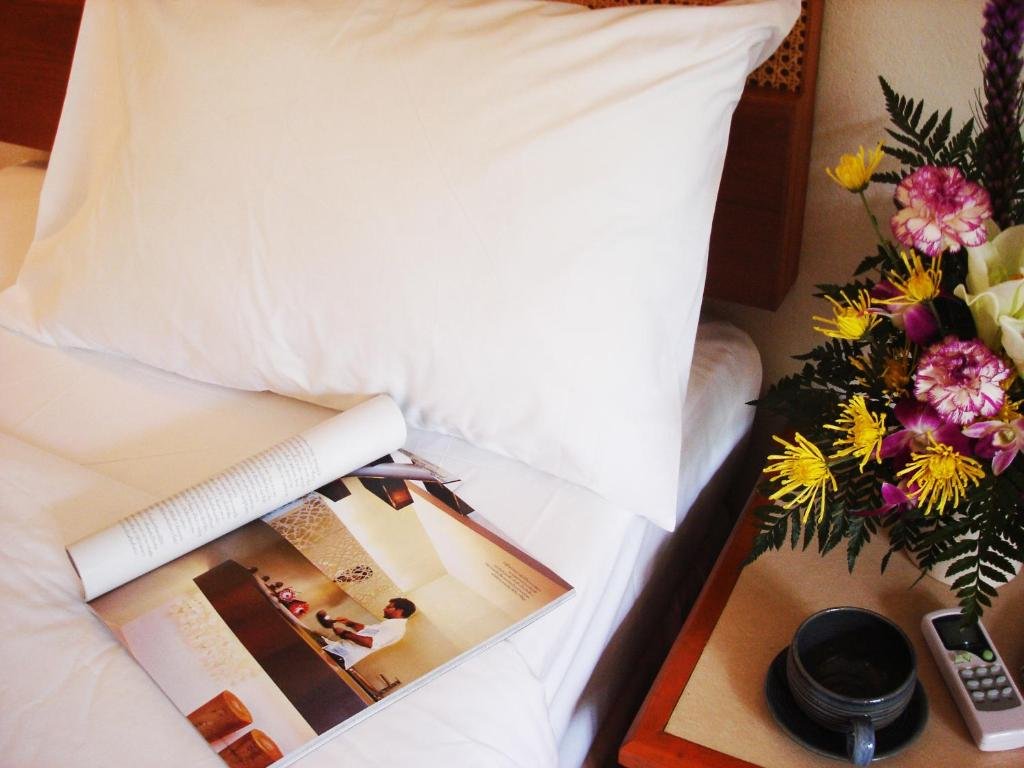 One-Bedroom Apartment with Balcony