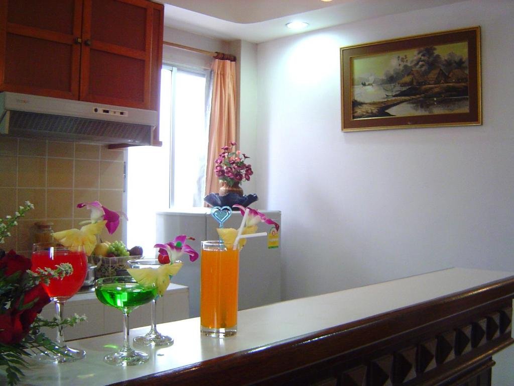 One-Bedroom Apartment with Balcony