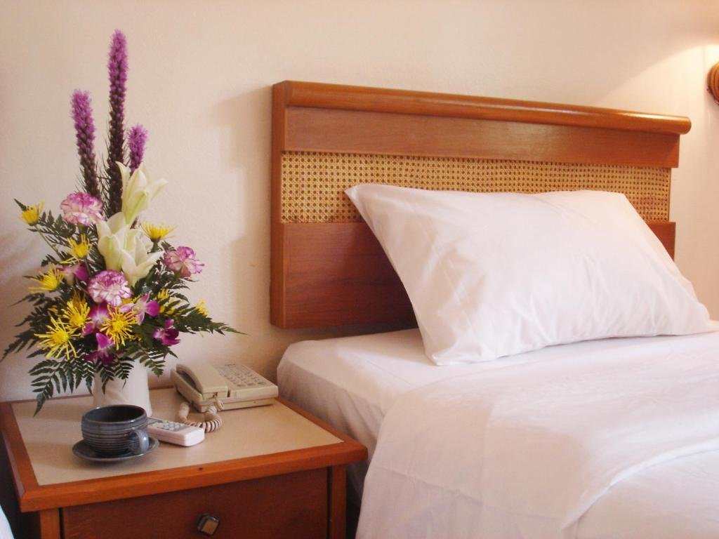 One-Bedroom Apartment with Balcony