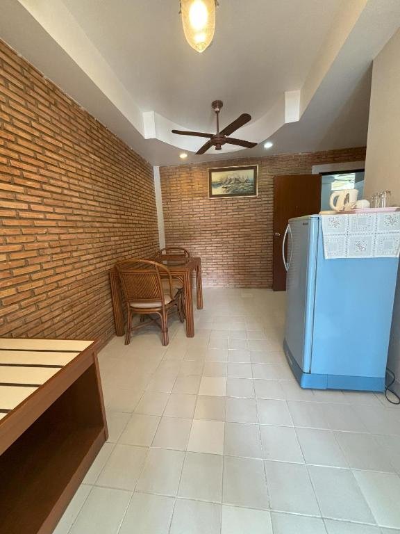 One-Bedroom Apartment with Balcony