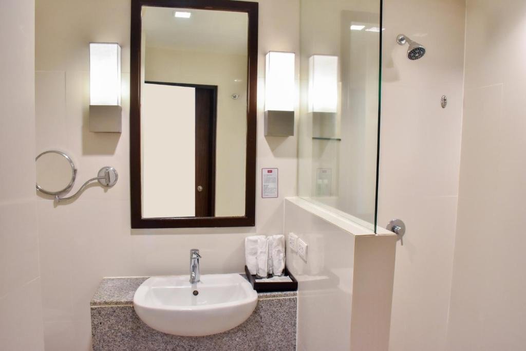 Deluxe Double or Twin Bed Sky Wing