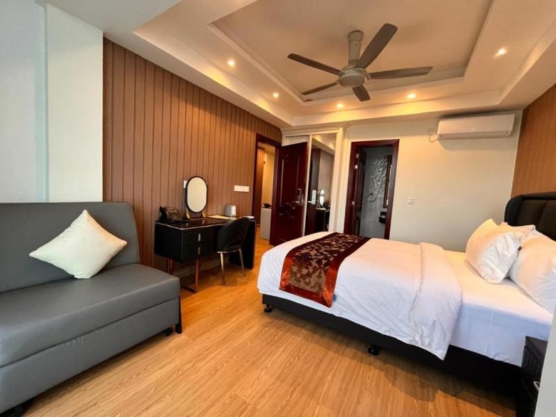 Deluxe Suite with Sea View