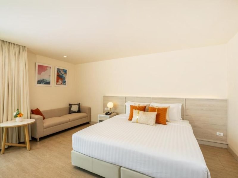 Deluxe Double or Twin Room with City View