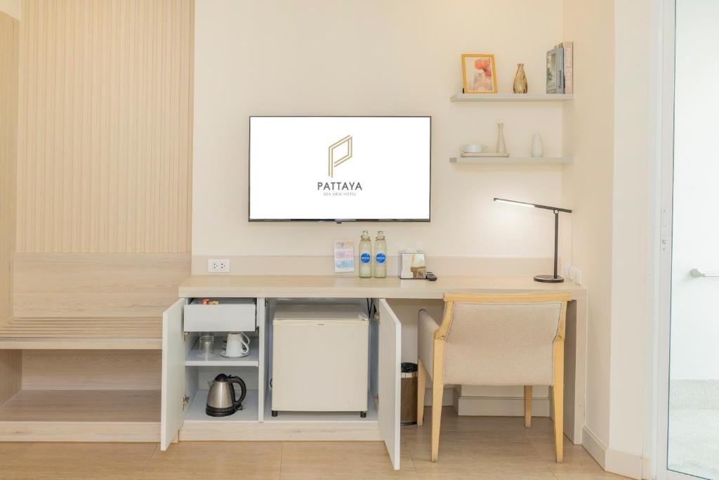 Deluxe Double or Twin Room with City View
