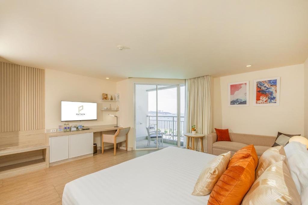 Deluxe King Room