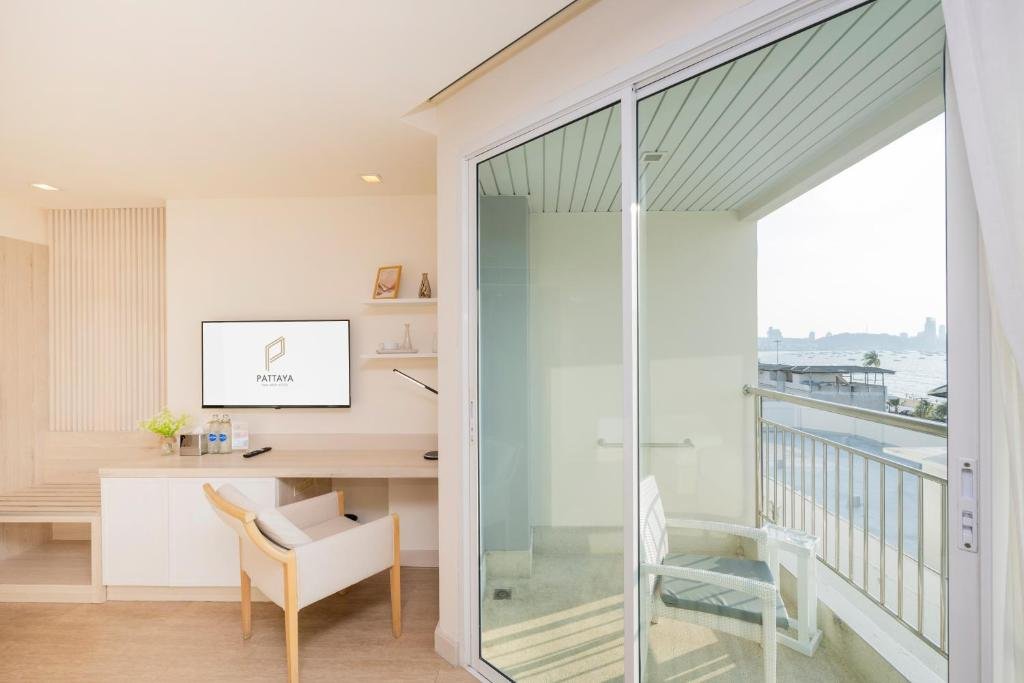 Deluxe Twin Room with Sea View