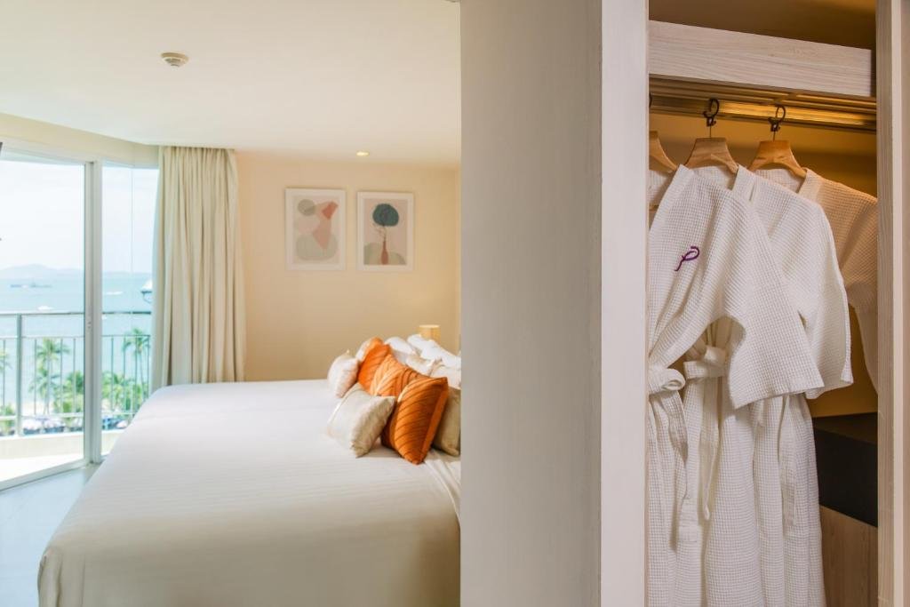 Triple Room with Sea View