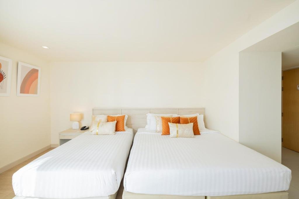 Triple Room with City View
