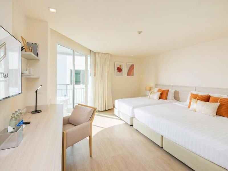 Triple Room with City View
