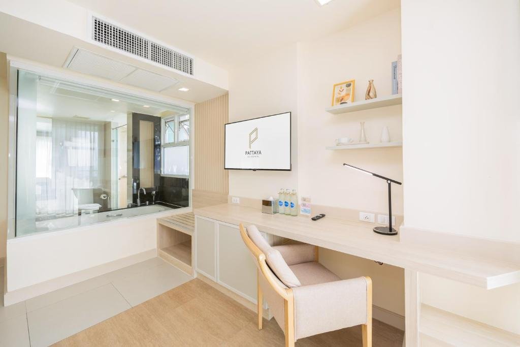 Triple Room with City View