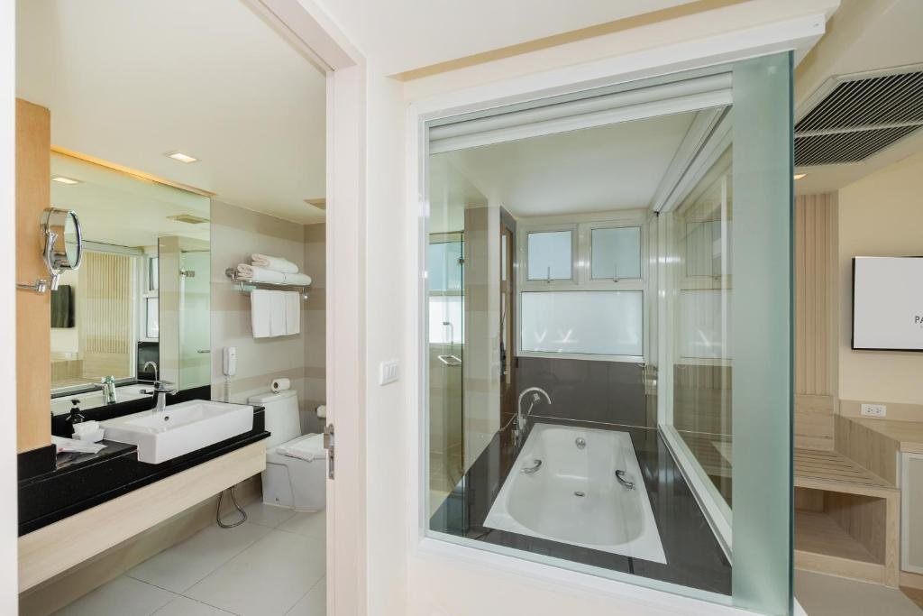 Triple Room with City View