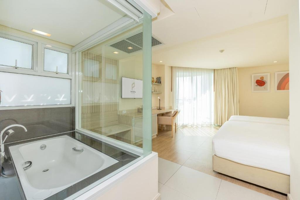 Triple Room with City View
