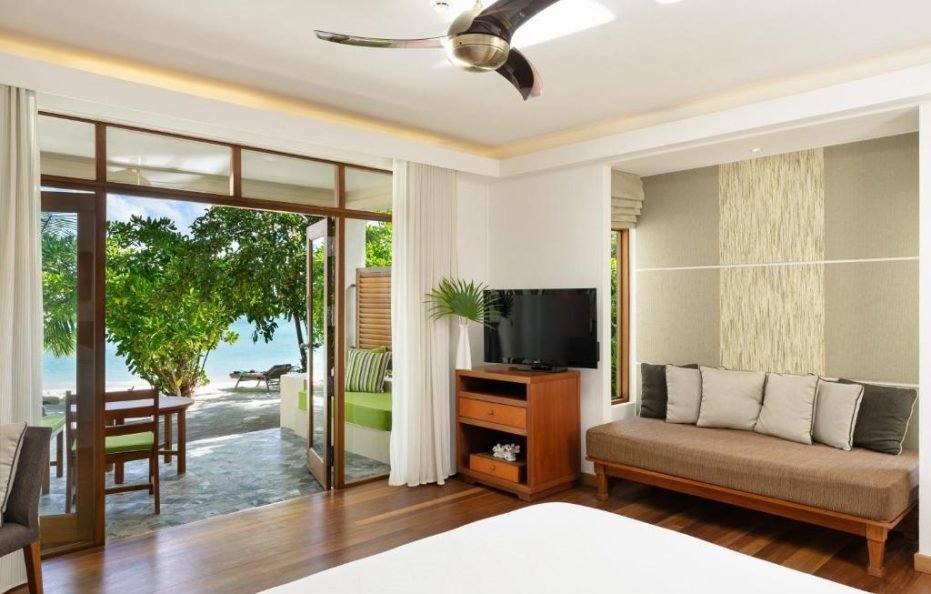 Beachfront Deluxe Bungalow