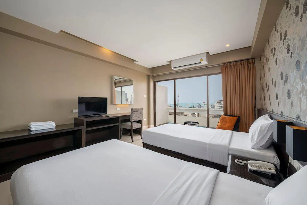 Superior Room with City View