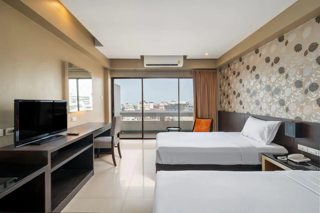 Superior Room with City View