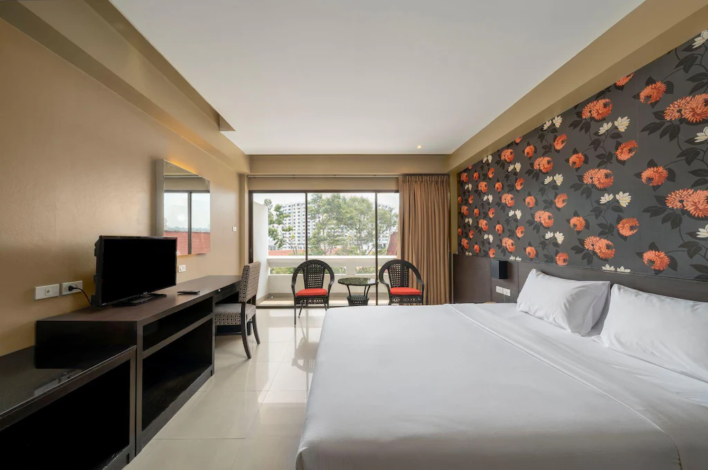 Superior Room with City View