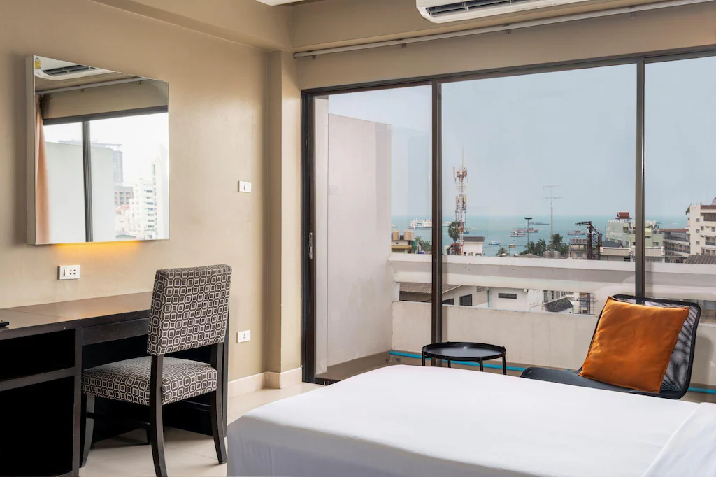 Superior Room with City View