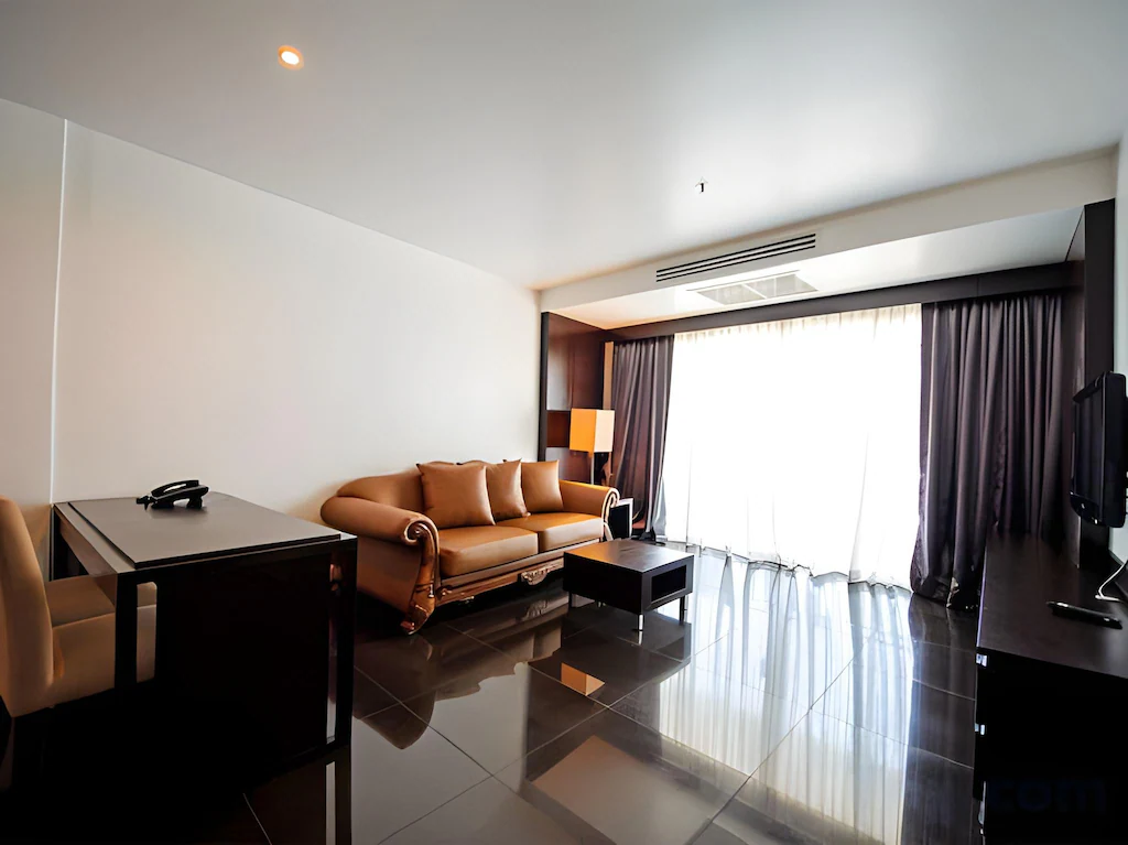 Executive Suite – City View