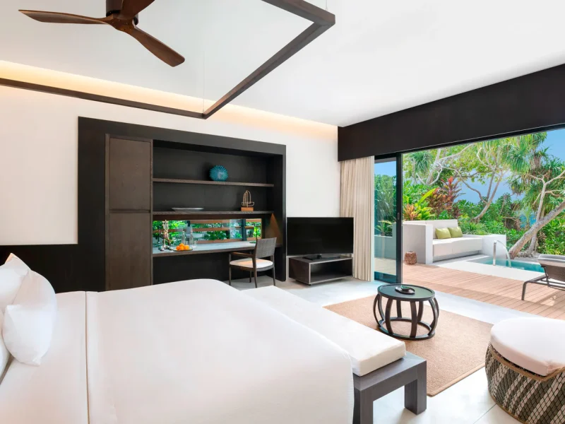 Deluxe Beach Villa Pool