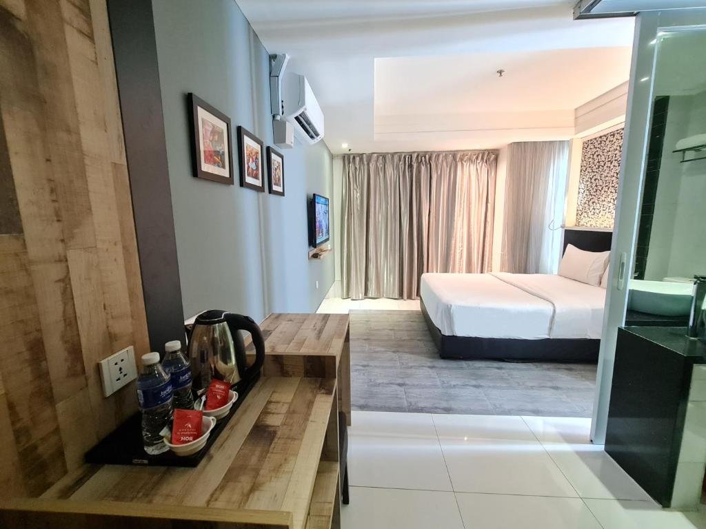 Annexe Superior Queen Room – No Window (non-smoking room)