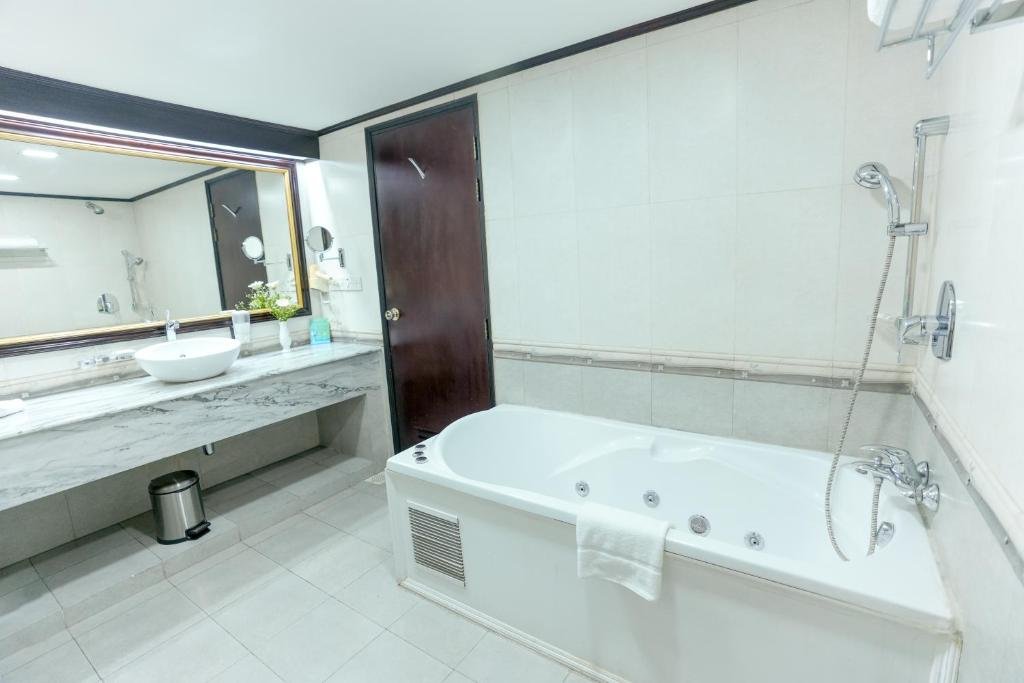 Crown Suite