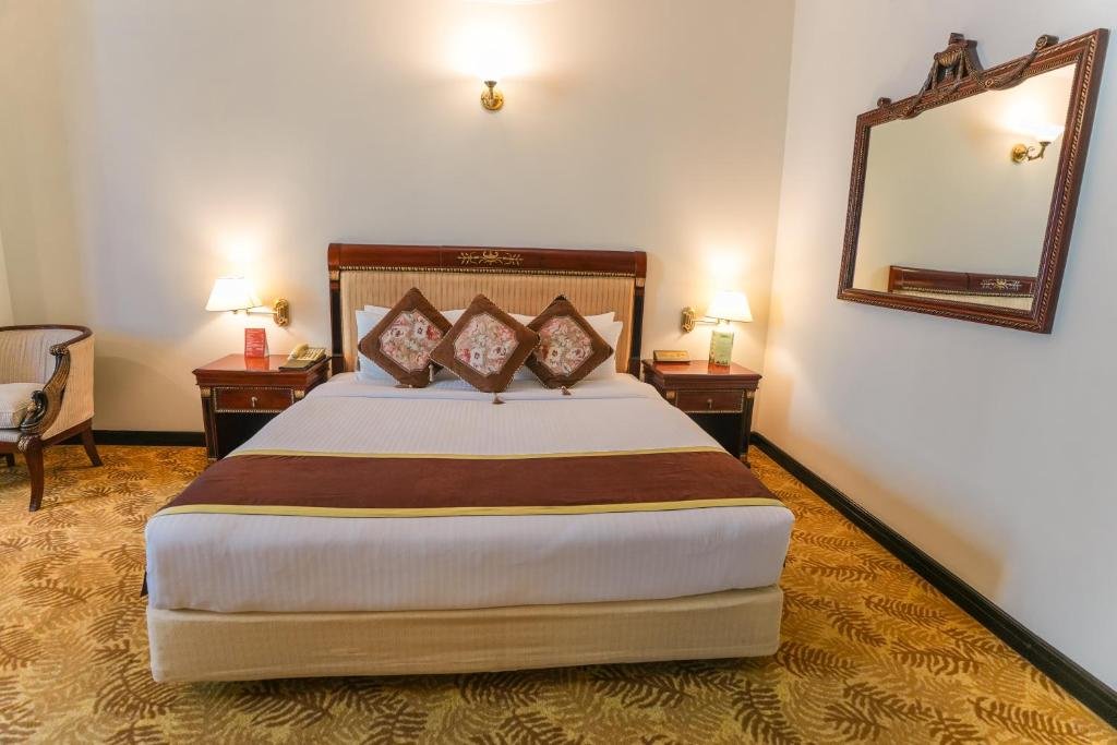 Crown Suite
