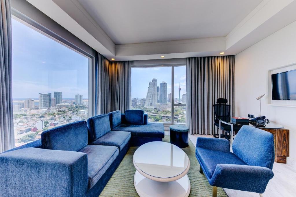 Suite with Lake View