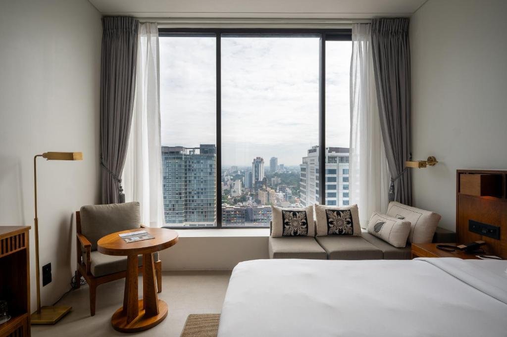 Standard Double (Sea view / City view)