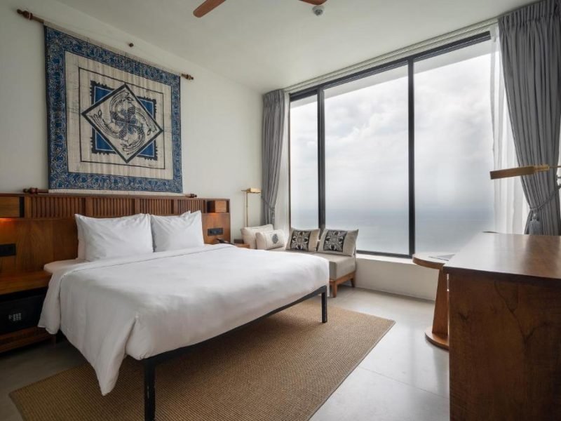 Standard Double (Sea view / City view)