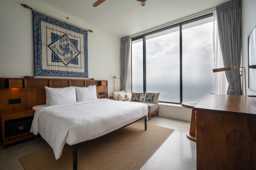 Standard Double (Sea view / City view)