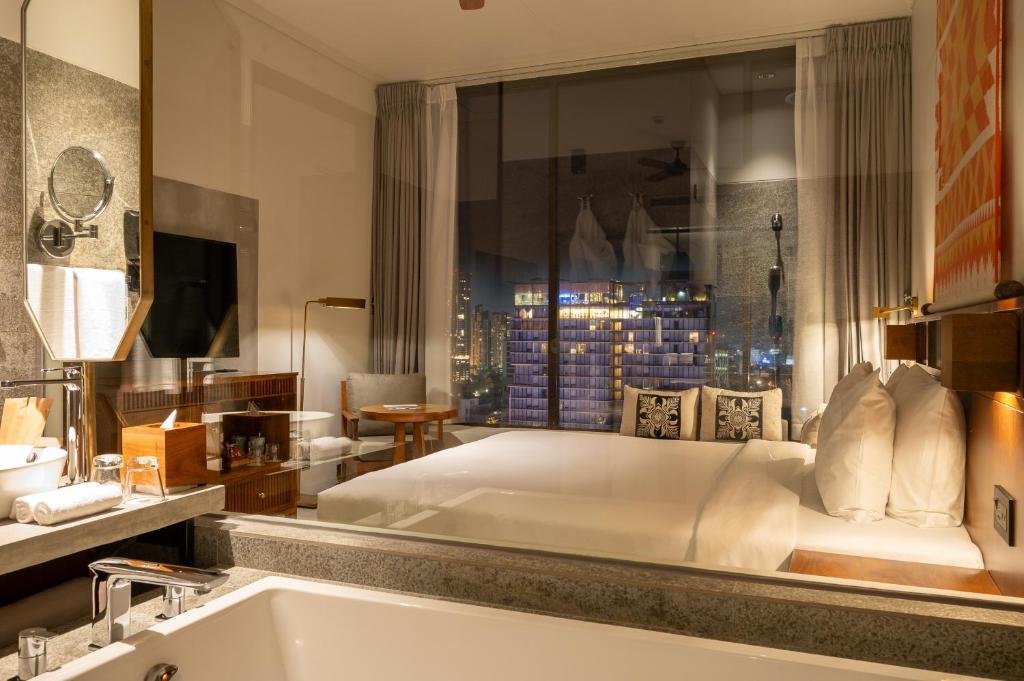 Standard Double (Sea view / City view)