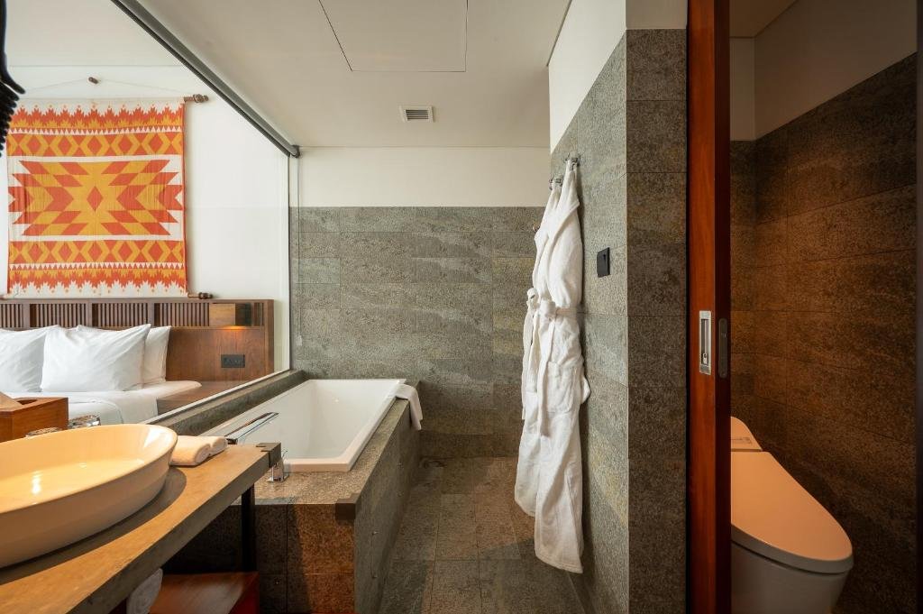 Standard Double (Sea view / City view)