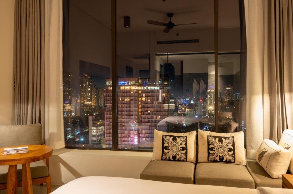 Standard Twin (Sea view/City view)