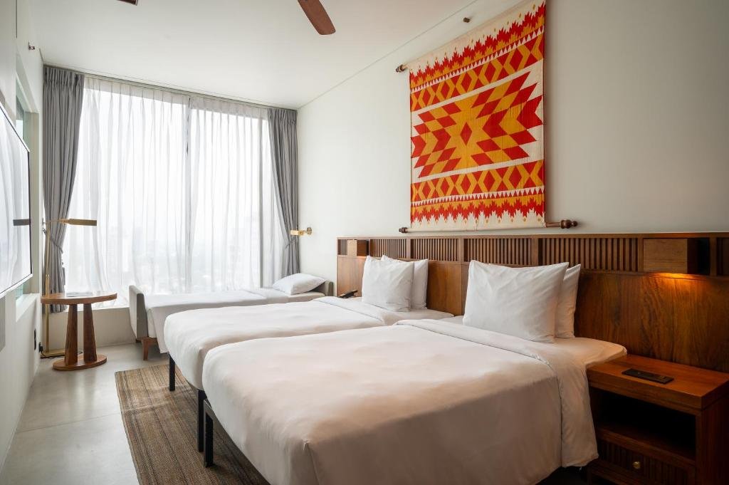 Superior Twin (City View/Sea View)