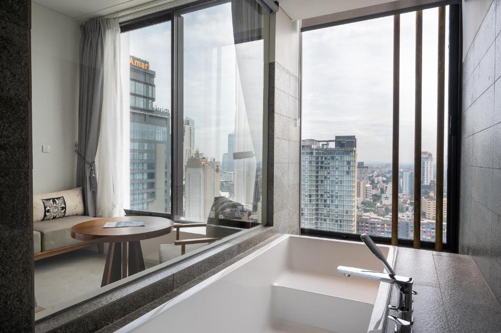 Superior Twin (City View/Sea View)