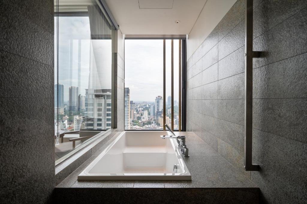 Superior Twin (City View/Sea View)