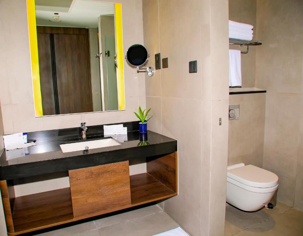 Deluxe Double with Partial Sea View