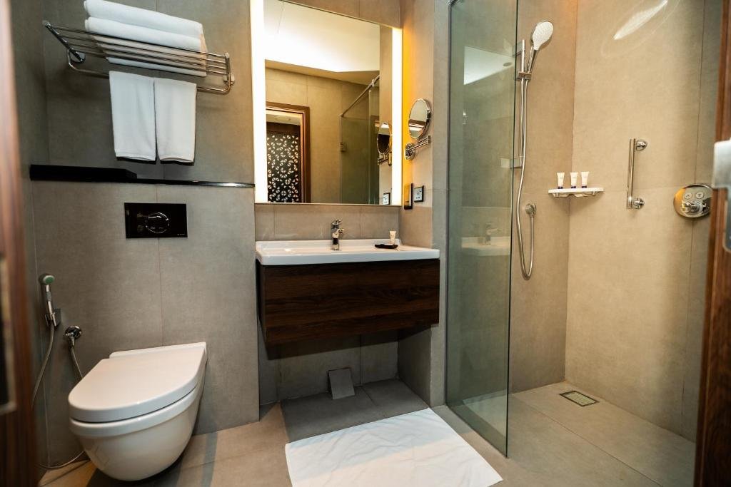 Deluxe Double with Partial Sea View