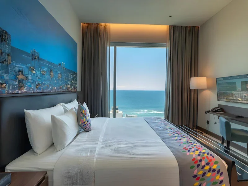 Deluxe Double with Partial Sea View